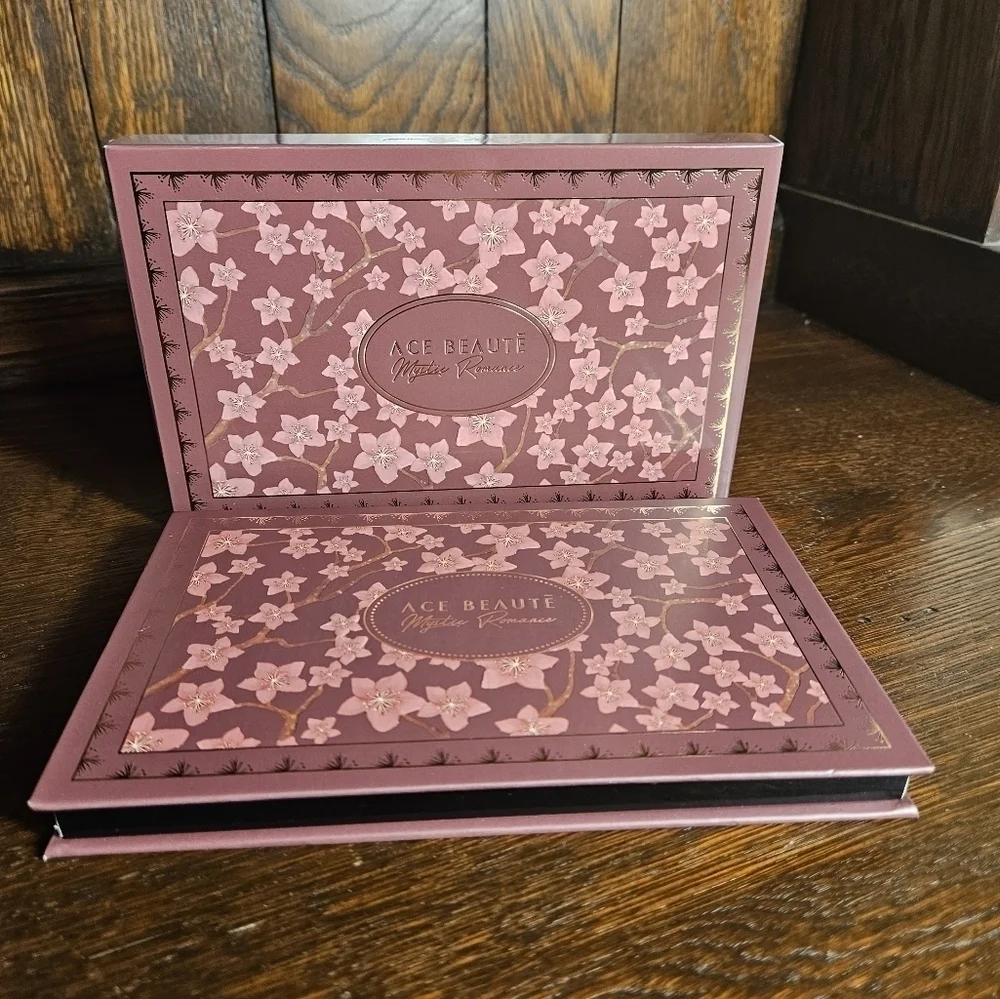 ACE BEAUTE Mystic Romance Smokey Eyeshadow palette.